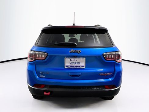 Used 2022 Jeep Compass Trailhawk w/ Trailhawk Convenience Group AWD/4WD image 6