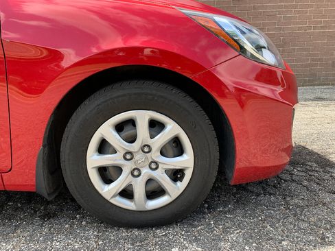 Used 2013 Hyundai Accent GS FWD image 9