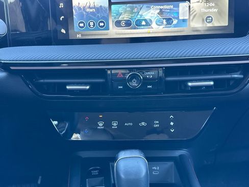 New 2025 Nissan Kicks SR image 20