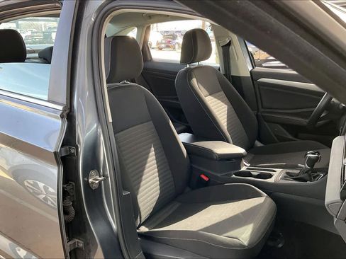 Used 2025 Volkswagen Jetta S image 10