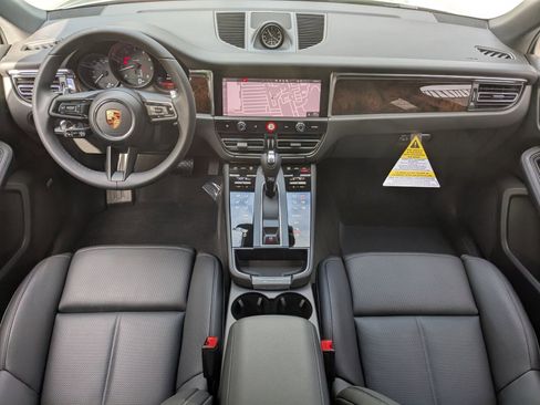 Certified 2026 Porsche Macan AWD/4WD image 23