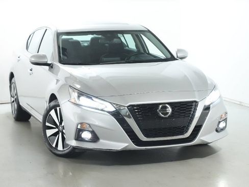 Used 2019 Nissan Altima 2.5 SV AWD/4WD image 2