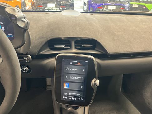 Used 2024 McLaren Artura image 24