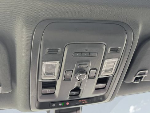 Used 2022 Chevrolet Suburban High Country AWD/4WD image 28