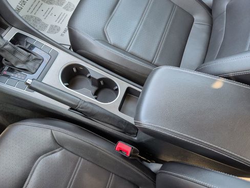 Used 2020 Volkswagen Passat 2.0T SE image 16