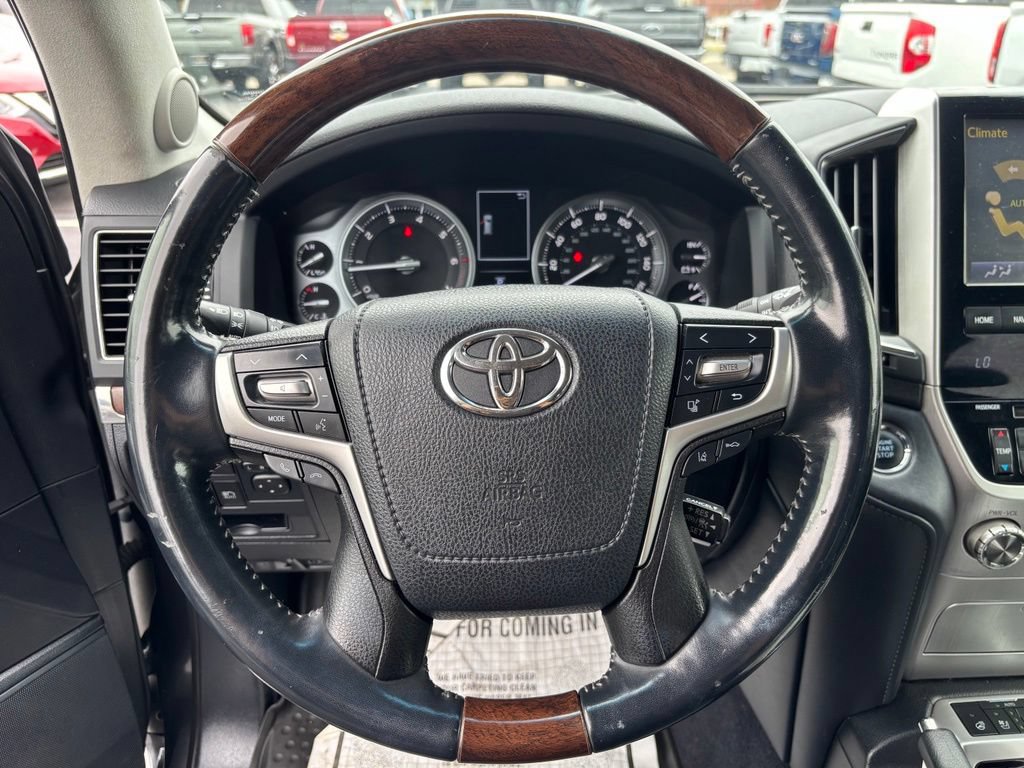 Used 2017 Toyota Land Cruiser AWD/4WD image 40