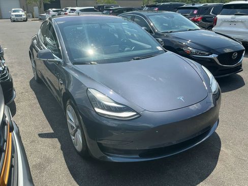 Used 2018 Tesla Model 3 Long Range RWD image 4