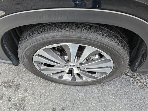 Used 2022 Subaru Ascent Touring image 18