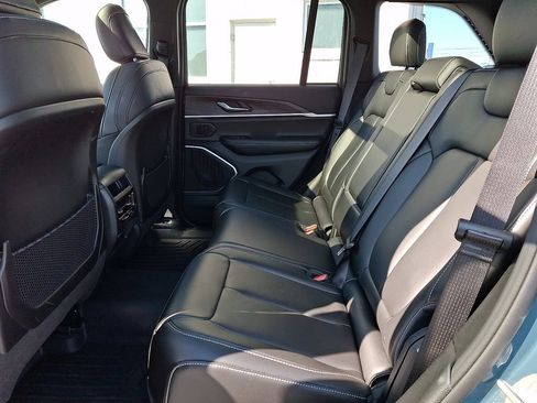 Used 2026 Jeep Grand Cherokee Limited w/ Limited Altitude Package AWD/4WD image 13