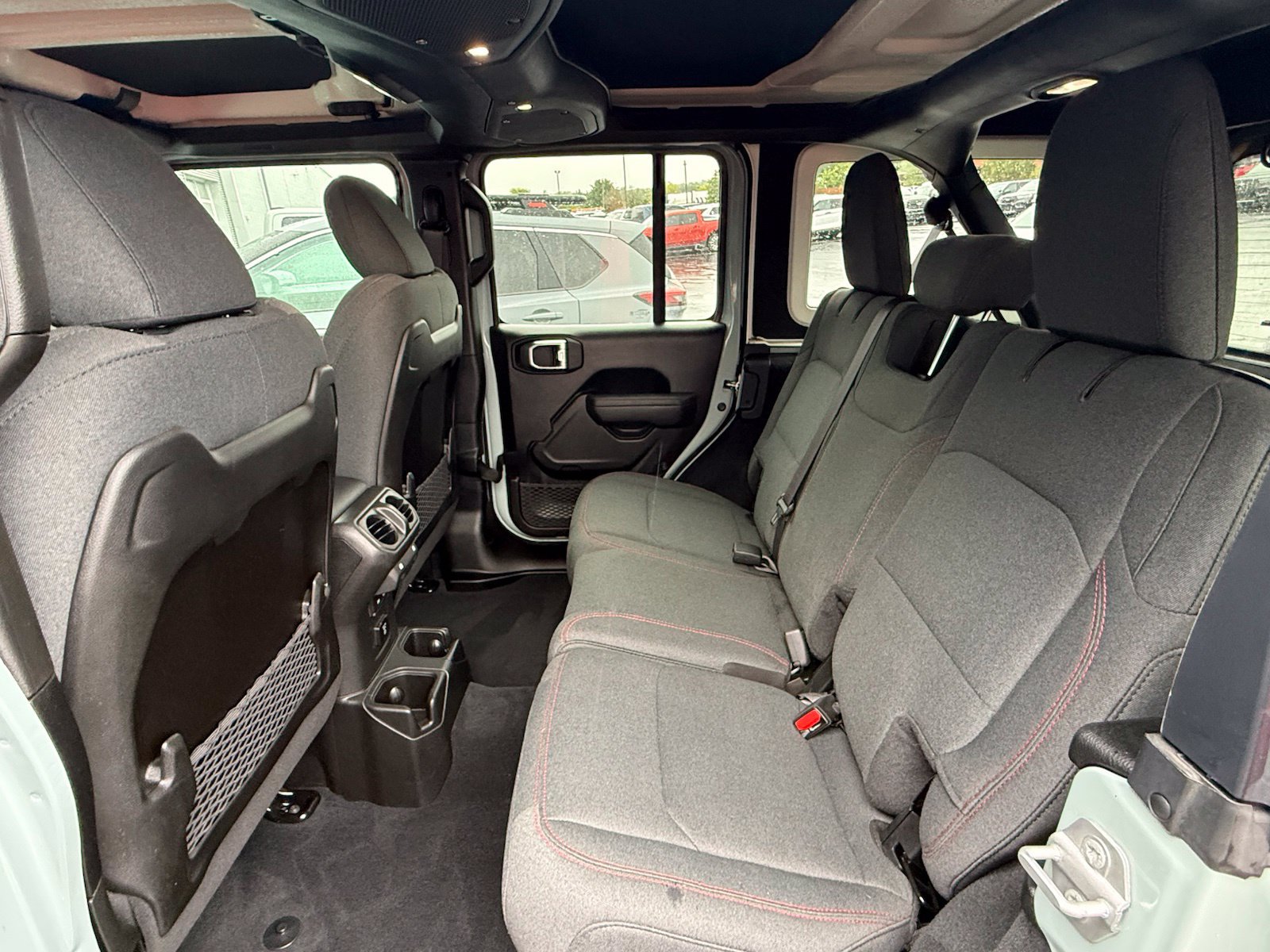 Used 2024 Jeep Wrangler Unlimited Rubicon w/ Convenience Group AWD/4WD image 13
