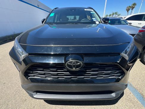 Used 2021 Toyota RAV4 LE FWD image 2