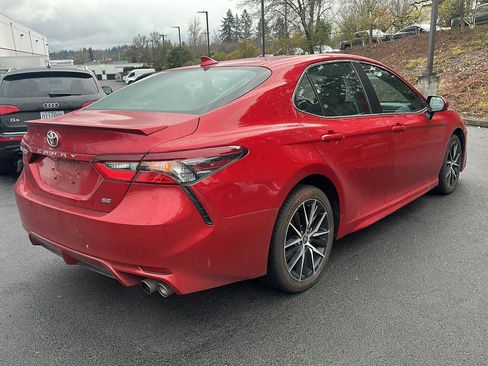 Certified 2021 Toyota Camry SE image 3