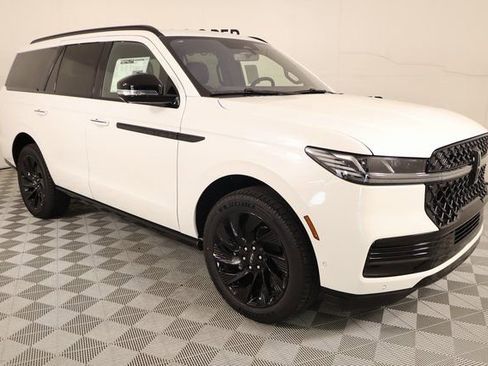 New 2025 Lincoln Navigator Reserve w/ Jet Appearance Package image 1