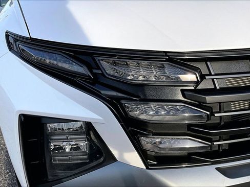 Used 2025 Hyundai Tucson SE image 29