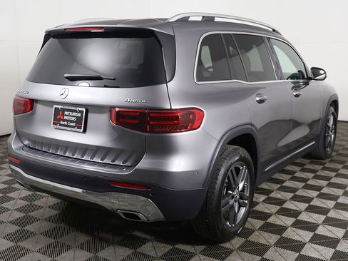 Used 2024 Mercedes-Benz GLB 250 4MATIC w/ Driver Assistance Package image 11