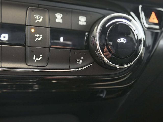 New 2026 Chevrolet Trax LT w/ Driver Confidence Package FWD image 21