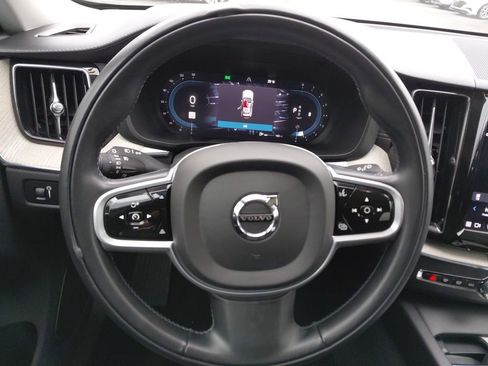 Used 2022 Volvo XC60 B5 Inscription w/ Advanced Package image 35