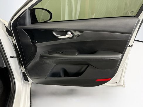 Used 2024 Kia Forte GT-Line FWD image 31