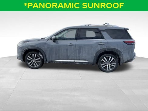 Used 2025 Nissan Pathfinder Platinum w/ Cargo Package image 7