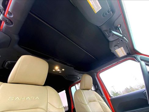 Certified 2019 Jeep Wrangler Unlimited Sahara w/ Dual Top Group image 11