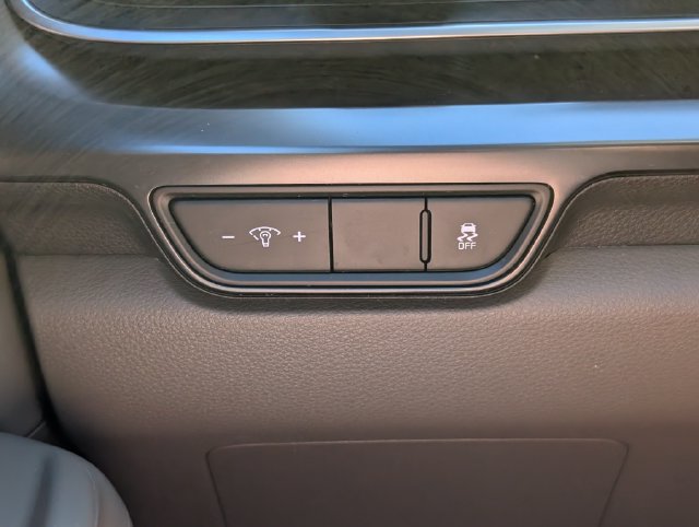 Used 2025 Kia Carnival LX FWD image 23