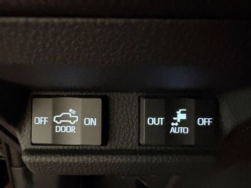 Used 2025 Toyota Tacoma Limited w/ Tow Tech Package AWD/4WD image 12