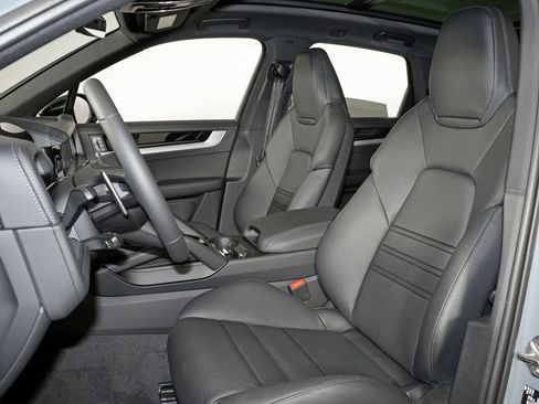 New 2026 Porsche Cayenne S AWD/4WD image 5