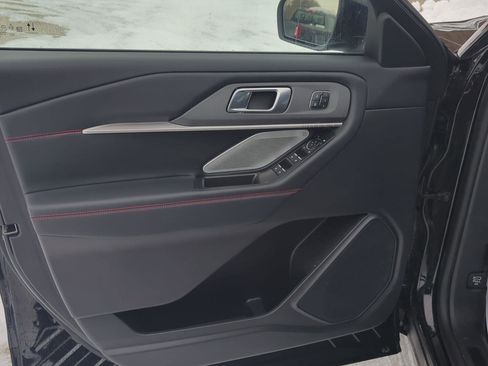 Used 2025 Ford Explorer ST image 9