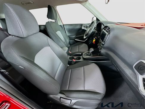 Certified 2025 Kia Soul LX FWD image 26