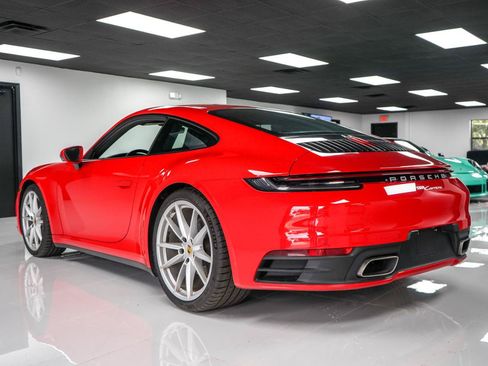 Used 2024 Porsche 911 Carrera image 3