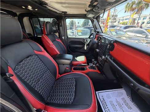 Used 2023 Jeep Gladiator Sport AWD/4WD image 29
