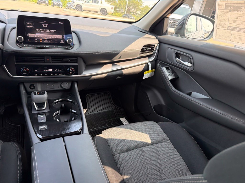 New 2026 Nissan Rogue SV FWD image 18