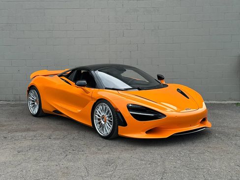 Used 2025 McLaren 750S Spider RWD image 33