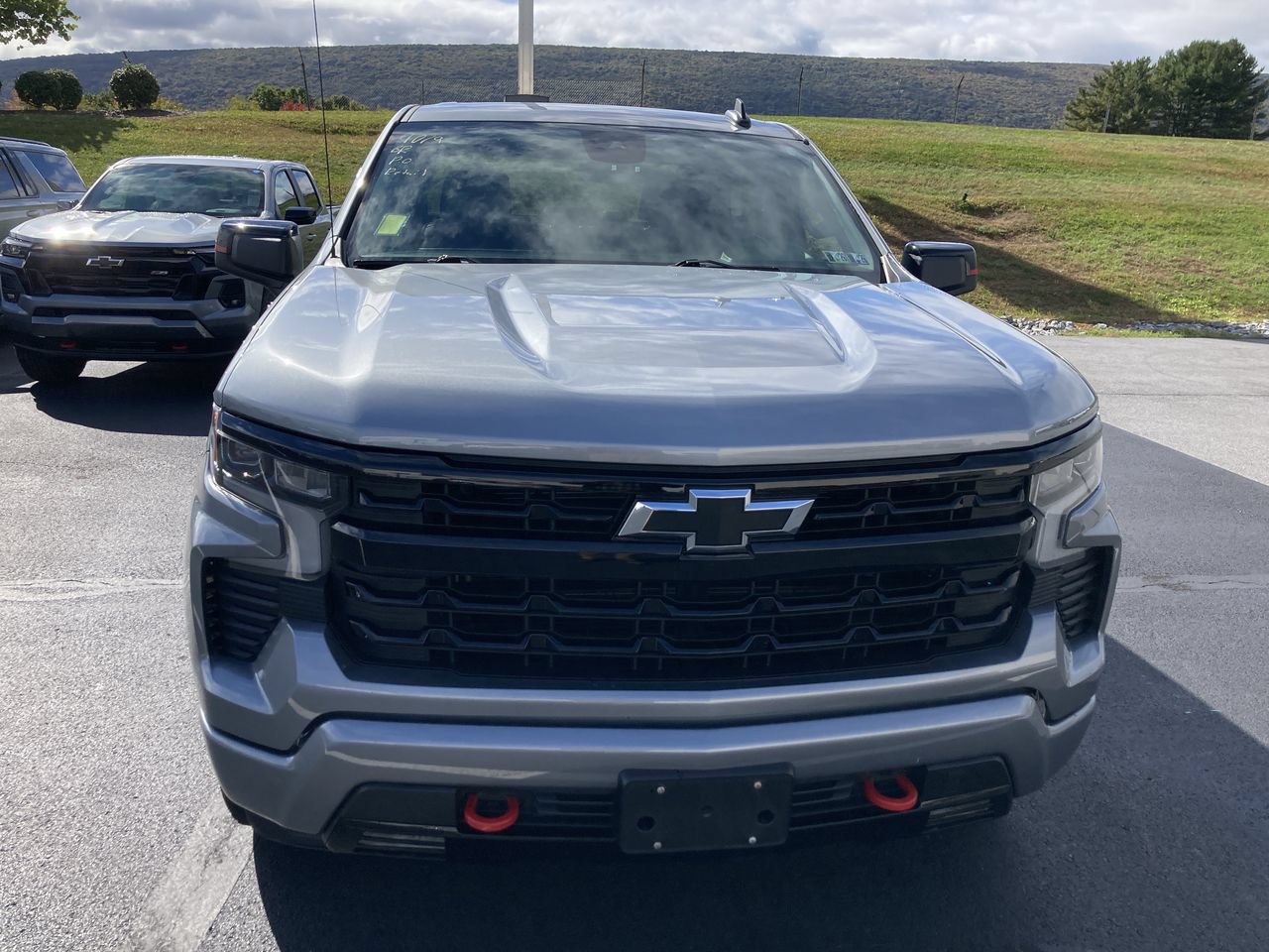 Used 2024 Chevrolet Silverado 1500 RST w/ Redline Edition AWD/4WD image 2