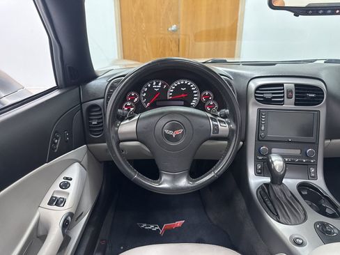 Used 2007 Chevrolet Corvette Convertible w/ Preferred Equipment Group RWD image 13