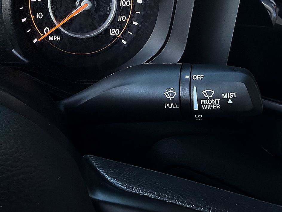 Used 2024 Jeep Wrangler Sport AWD/4WD image 18