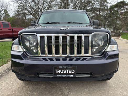 Used 2011 Jeep Liberty Limited Jet image 3