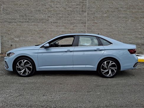 Certified 2025 Volkswagen Jetta SEL FWD image 8