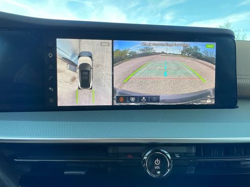 Used 2025 Nissan Murano Platinum w/ Cargo Package AWD/4WD image 21