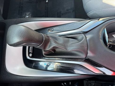 Used 2023 Toyota Corolla SE w/ Carpet Mat Package (TMS) FWD image 15