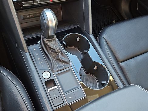 Certified 2023 Volkswagen Atlas SE w/ Panoramic Sunroof Package image 14