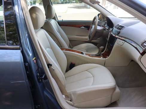 Used 2005 Mercedes-Benz E 320 4MATIC Sedan image 22
