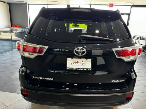 Used 2016 Toyota Highlander XLE AWD/4WD image 4