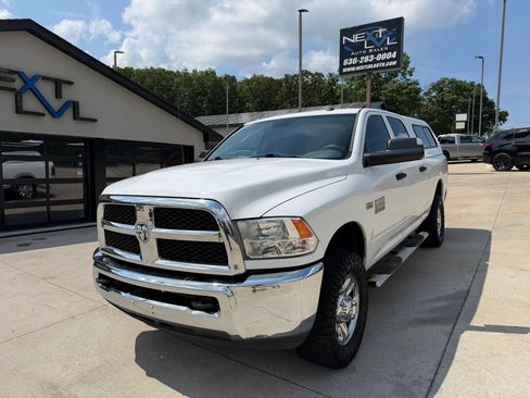 Used 2018 RAM 3500 Tradesman w/ Chrome Appearance Group AWD/4WD image 5