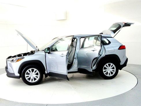 Certified 2023 Toyota Corolla Cross L image 10