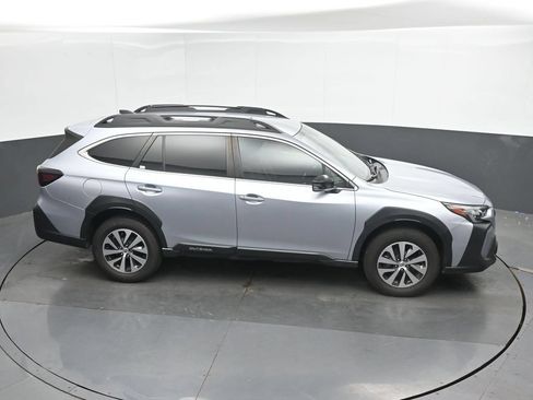 Used 2023 Subaru Outback Premium AWD/4WD image 32