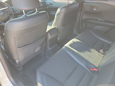 Used 2017 Honda Accord Sport image 13