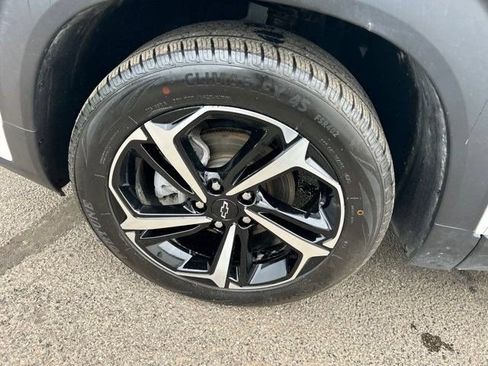 Used 2021 Chevrolet TrailBlazer RS w/ Technology Package FWD image 48