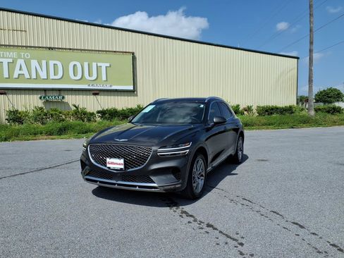Used 2025 Genesis GV70 2.5T AWD/4WD image 4