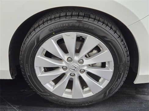 Used 2015 Honda Accord EX-L image 9